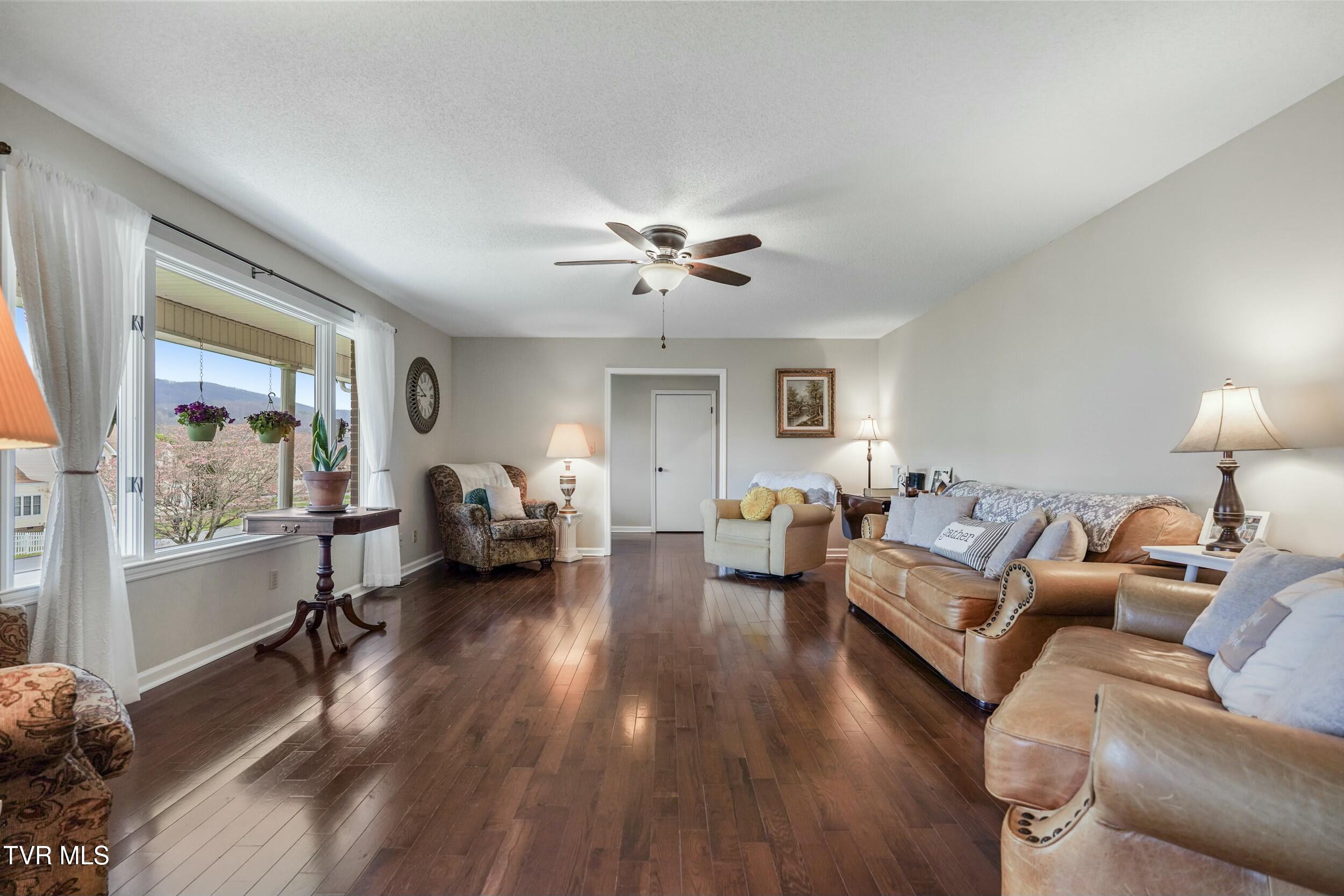 506 Old Stage Road Erwin, TN 37650 - Photo 10 of 59 tempImageAcvdof