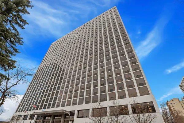 $2,000 | 4343 North Clarendon Avenue, Unit 911, Chicago, IL 60613