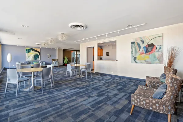 $2,000 | 4343 North Clarendon Avenue, Unit 911, Chicago, IL 60613