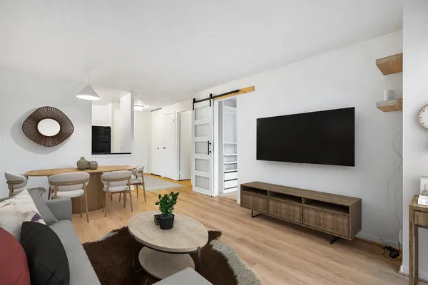 $2,000 | 4343 North Clarendon Avenue, Unit 911, Chicago, IL 60613