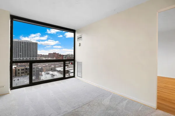 $2,000 | 4343 North Clarendon Avenue, Unit 911, Chicago, IL 60613
