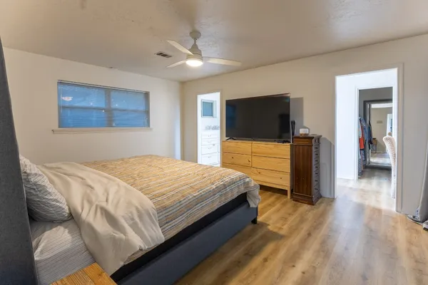 $349,999 | 5711 Olympia Fields Lane, Houston, TX 77069