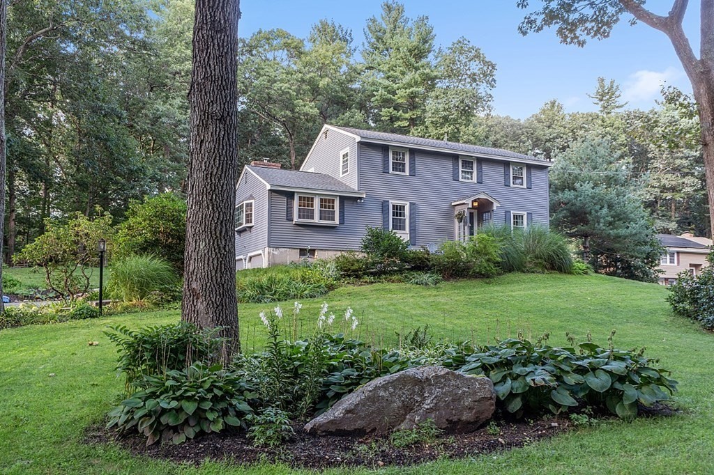 16 Exeter Way Andover, MA 01810 - Photo 1 of 42 Gallery Image 1