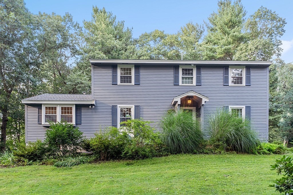 16 Exeter Way Andover, MA 01810 - Photo 2 of 42 Gallery Image 2