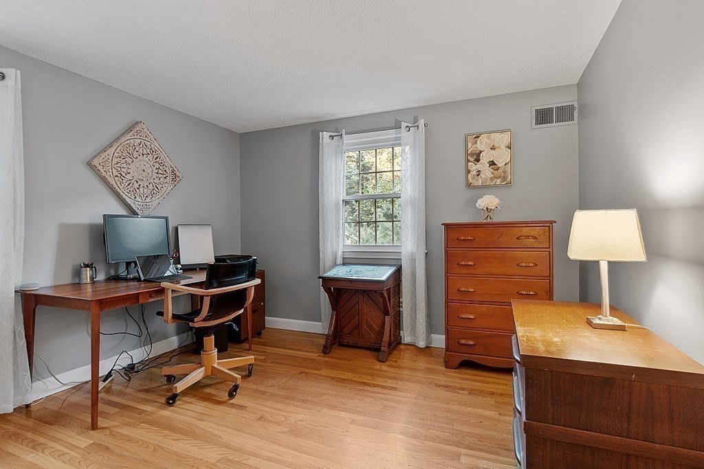 16 Exeter Way Andover, MA 01810 - Photo 31 of 42 Gallery Image 31
