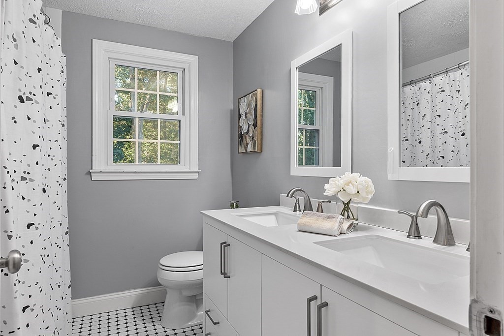 16 Exeter Way Andover, MA 01810 - Photo 33 of 42 Gallery Image 33