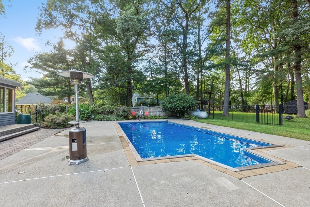 16 Exeter Way Andover, MA 01810 - Photo 37 of 42 Gallery Image 37