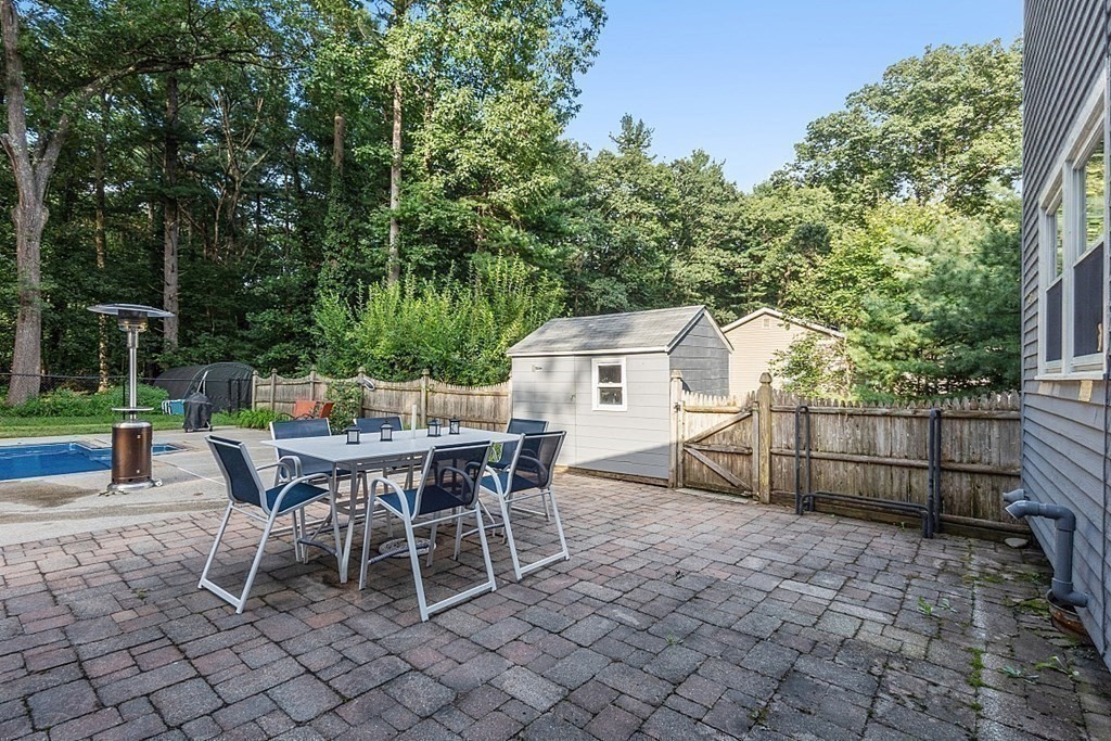 16 Exeter Way Andover, MA 01810 - Photo 38 of 42 Gallery Image 38