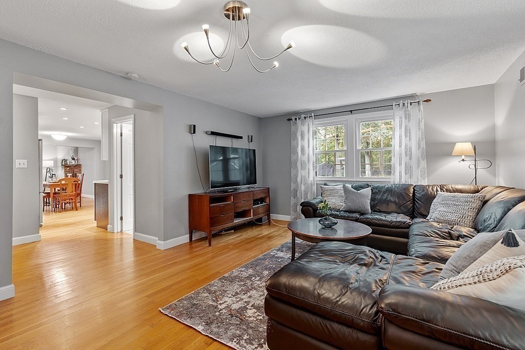16 Exeter Way Andover, MA 01810 - Photo 9 of 42 Gallery Image 9