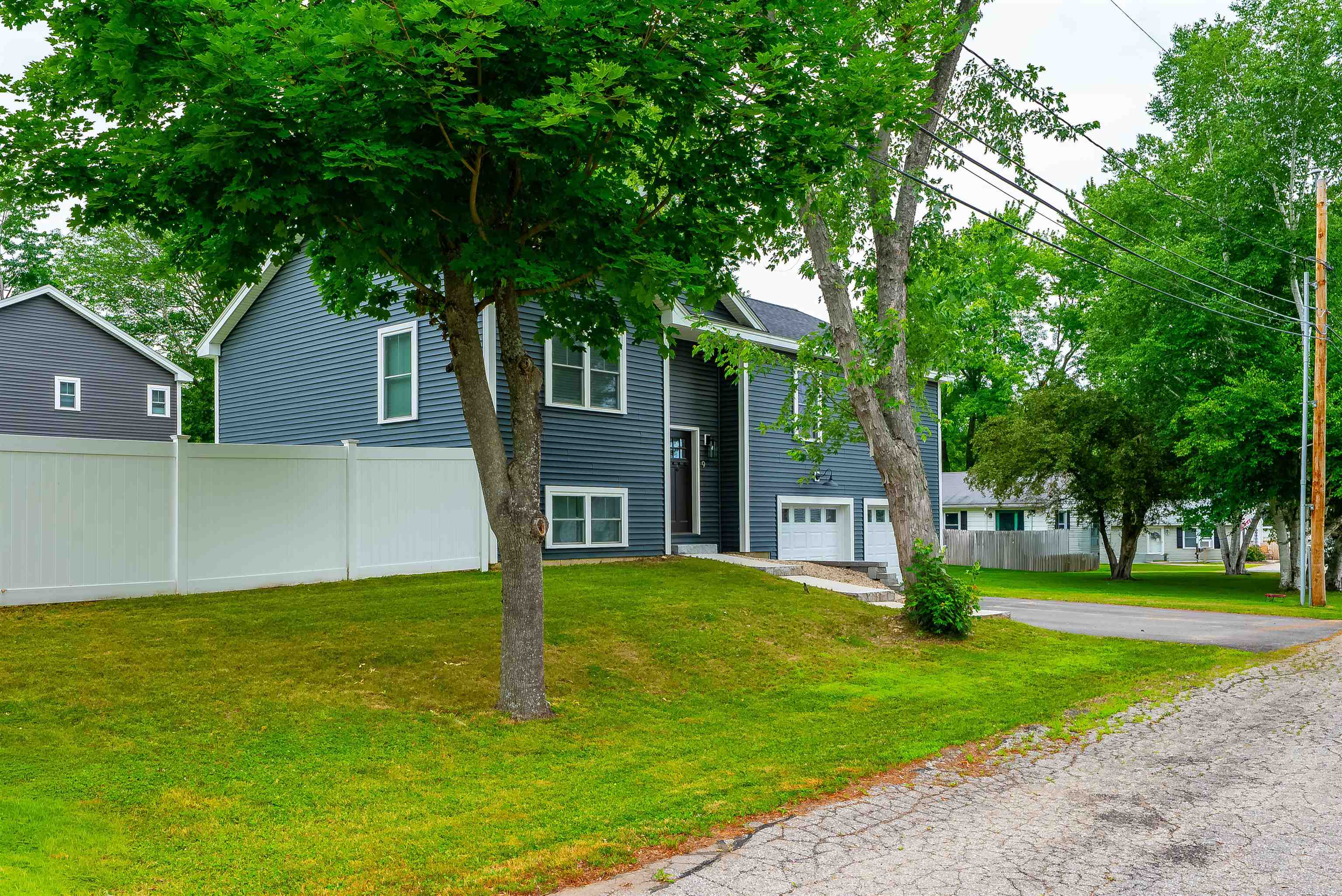 9 Lawn Avenue Rochester, NH 03867 - Photo 3 of 39