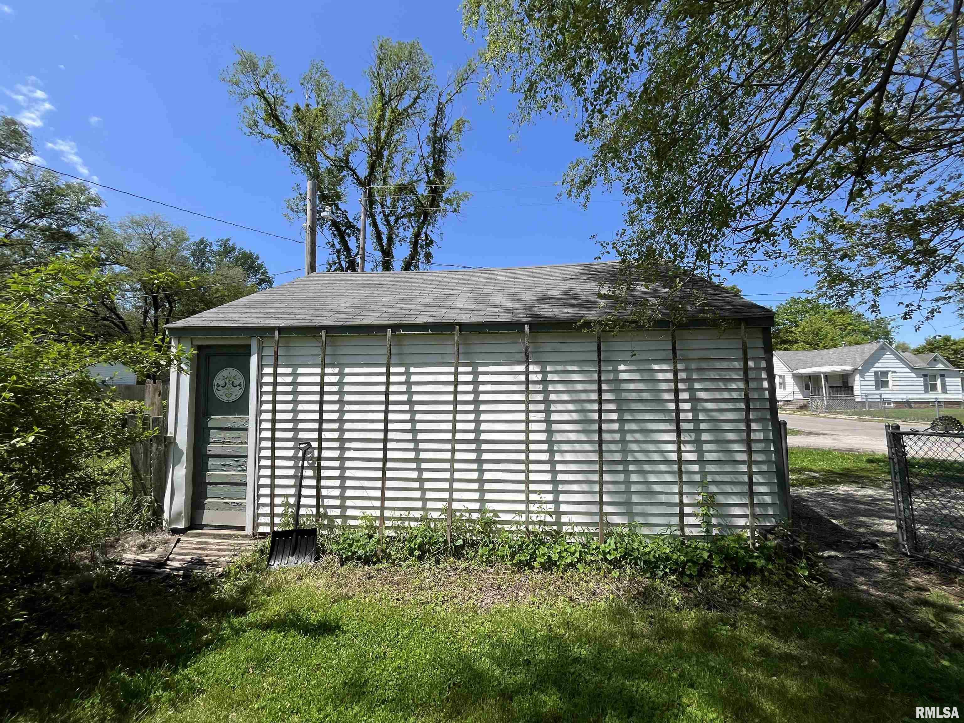 1251 Ledlie Avenue Springfield, IL 62702 - Photo 5 of 16 Gallery Image 5