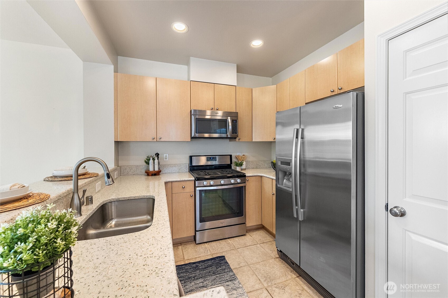 4801 Lake Place South, Unit A Renton, WA 98055 - Photo 8 of 25 Gallery Image 8