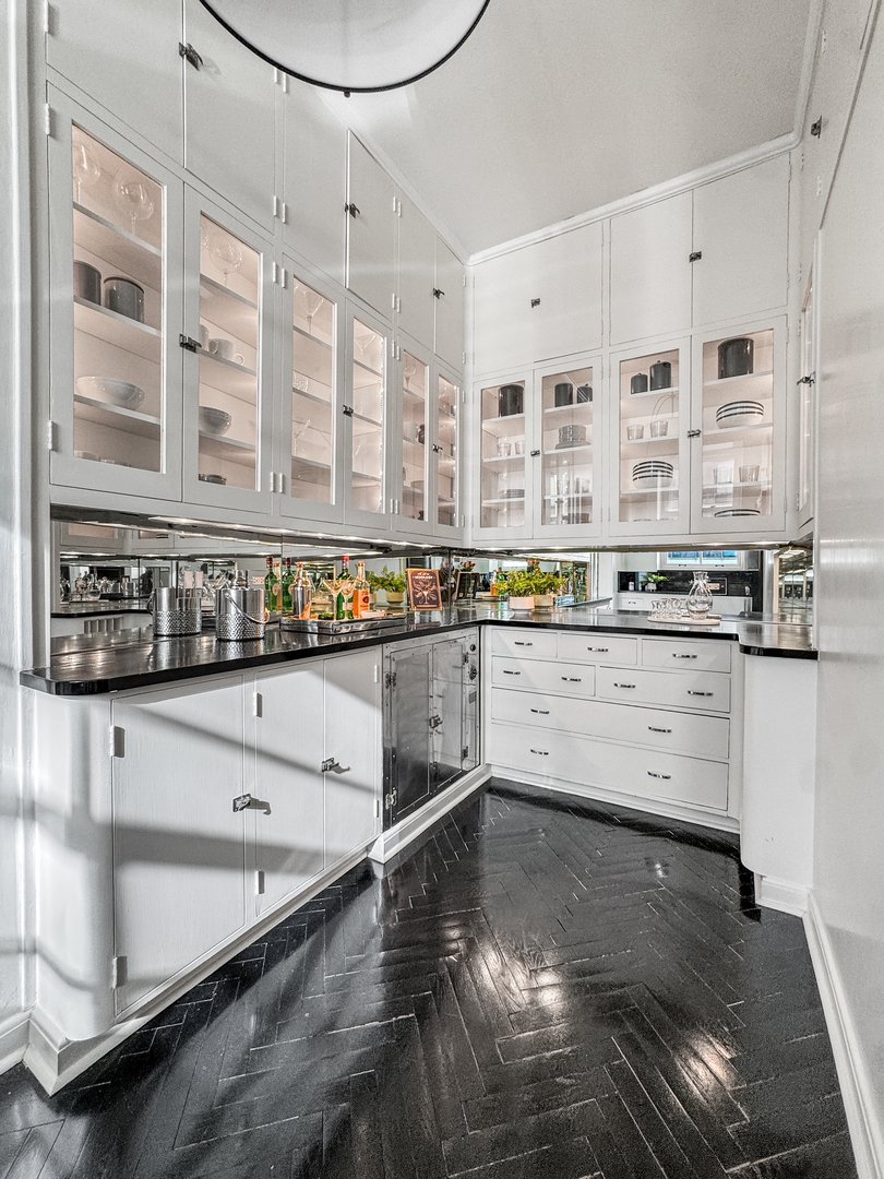 1260 North Astor Street, Unit 7 Chicago, IL 60610 - Photo 19 of 56