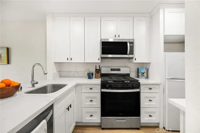 $719,000 | 16 Oval Irvine Ca, Unit 56, Irvine, CA 92604