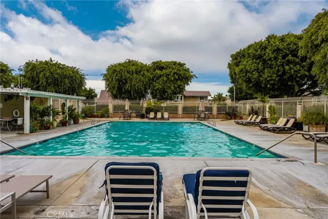 $719,000 | 16 Oval Irvine Ca, Unit 56, Irvine, CA 92604