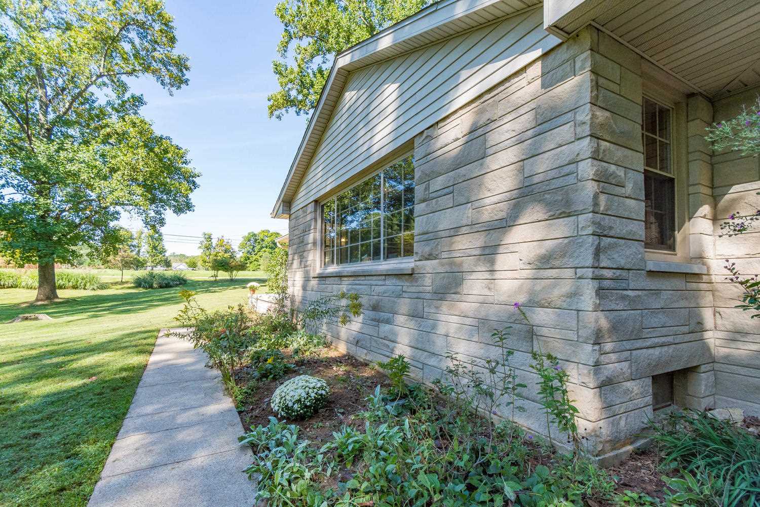 5616 East Kings Road Bloomington, IN 47408 - Photo 28 of 32 Gallery Image 28