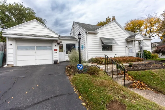 $239,900 | 88 Colebourne Road, Rochester, NY 14609