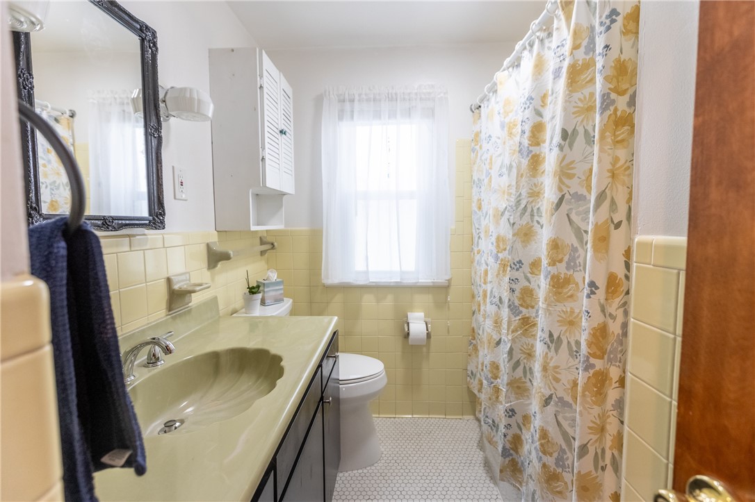 88 Colebourne Road Rochester, NY 14609 - Photo 16 of 49