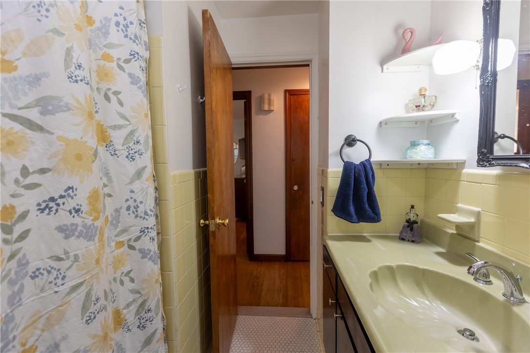 88 Colebourne Road Rochester, NY 14609 - Photo 17 of 49