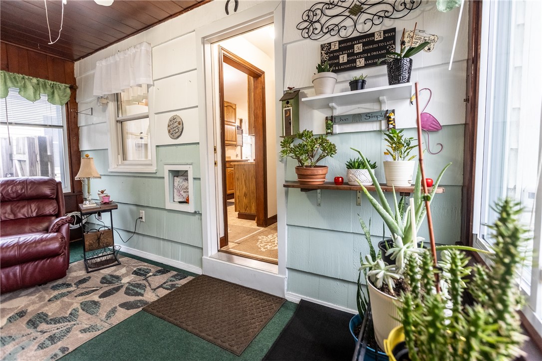 88 Colebourne Road Rochester, NY 14609 - Photo 5 of 49