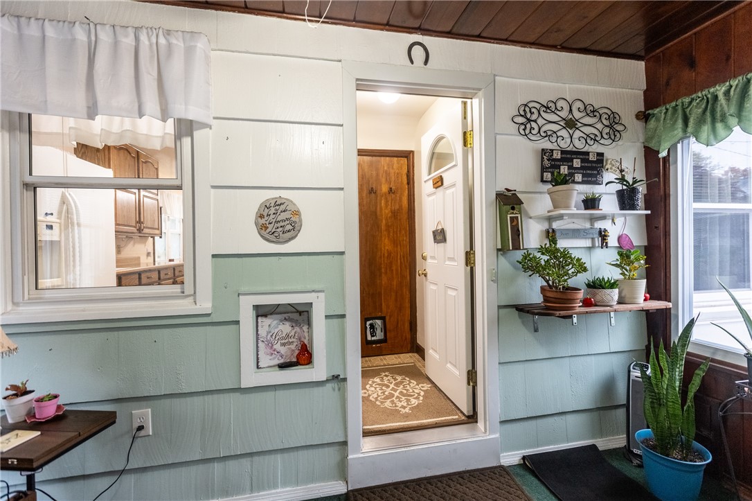 88 Colebourne Road Rochester, NY 14609 - Photo 8 of 49