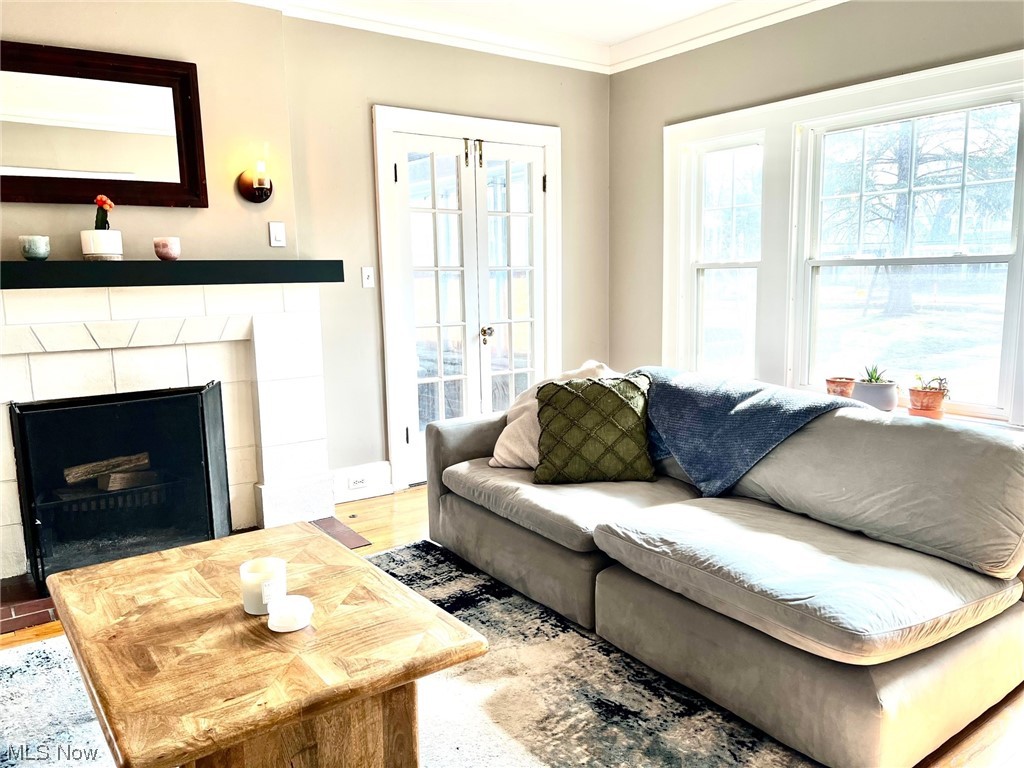 12727 Cedar Road Cleveland Heights, OH 44106 - Photo 4 of 32