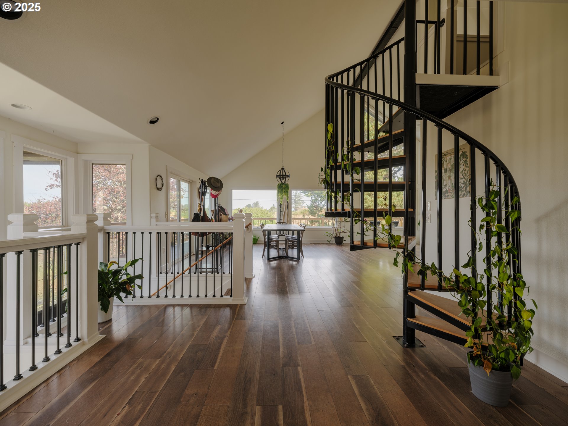 33340 Sunset Beach Road Warrenton, OR 97146 - Photo 12 of 48 a view of entryway with wooden floor