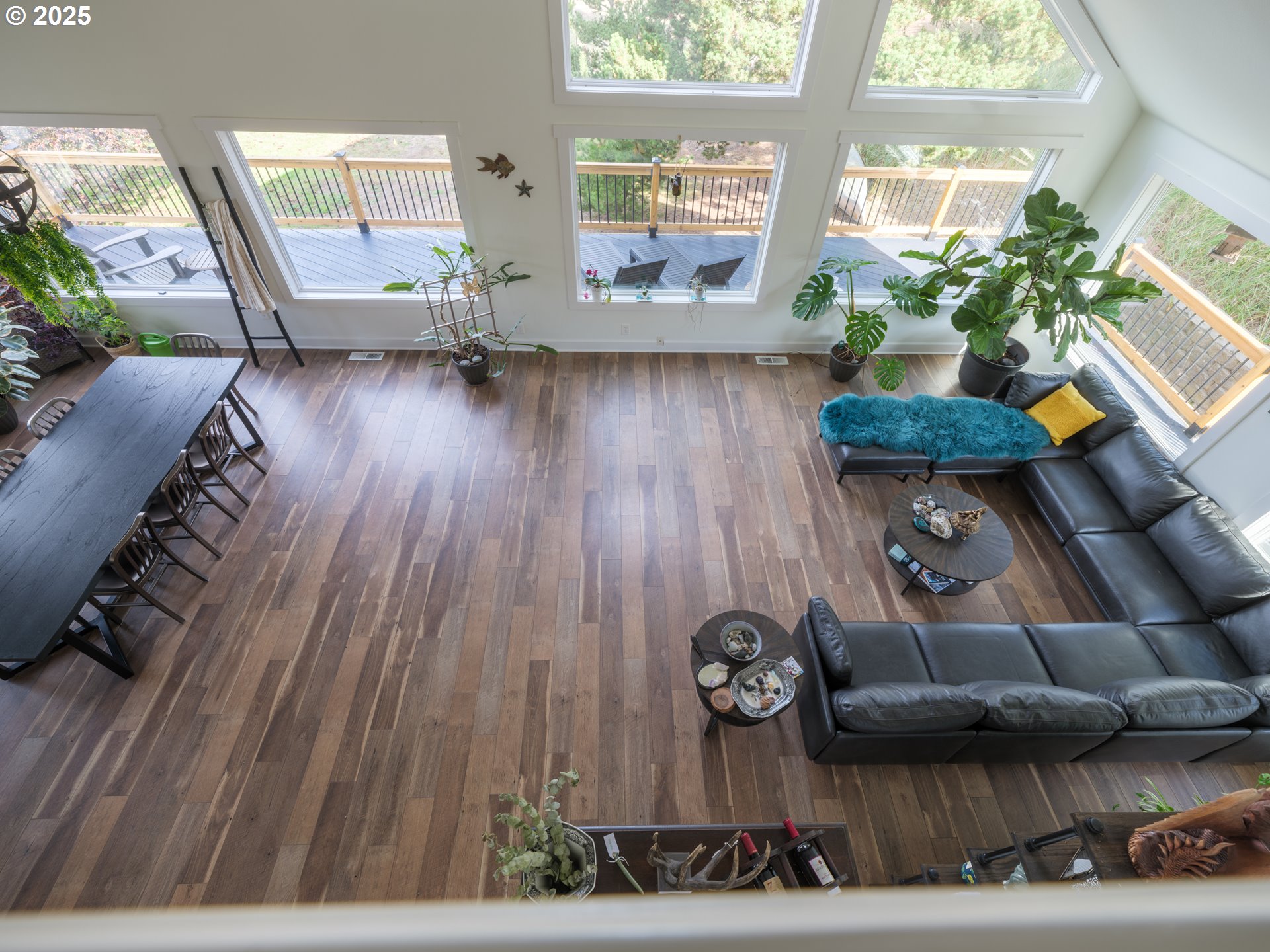 33340 Sunset Beach Road Warrenton, OR 97146 - Photo 15 of 48 a living room with furniture and a wooden floor