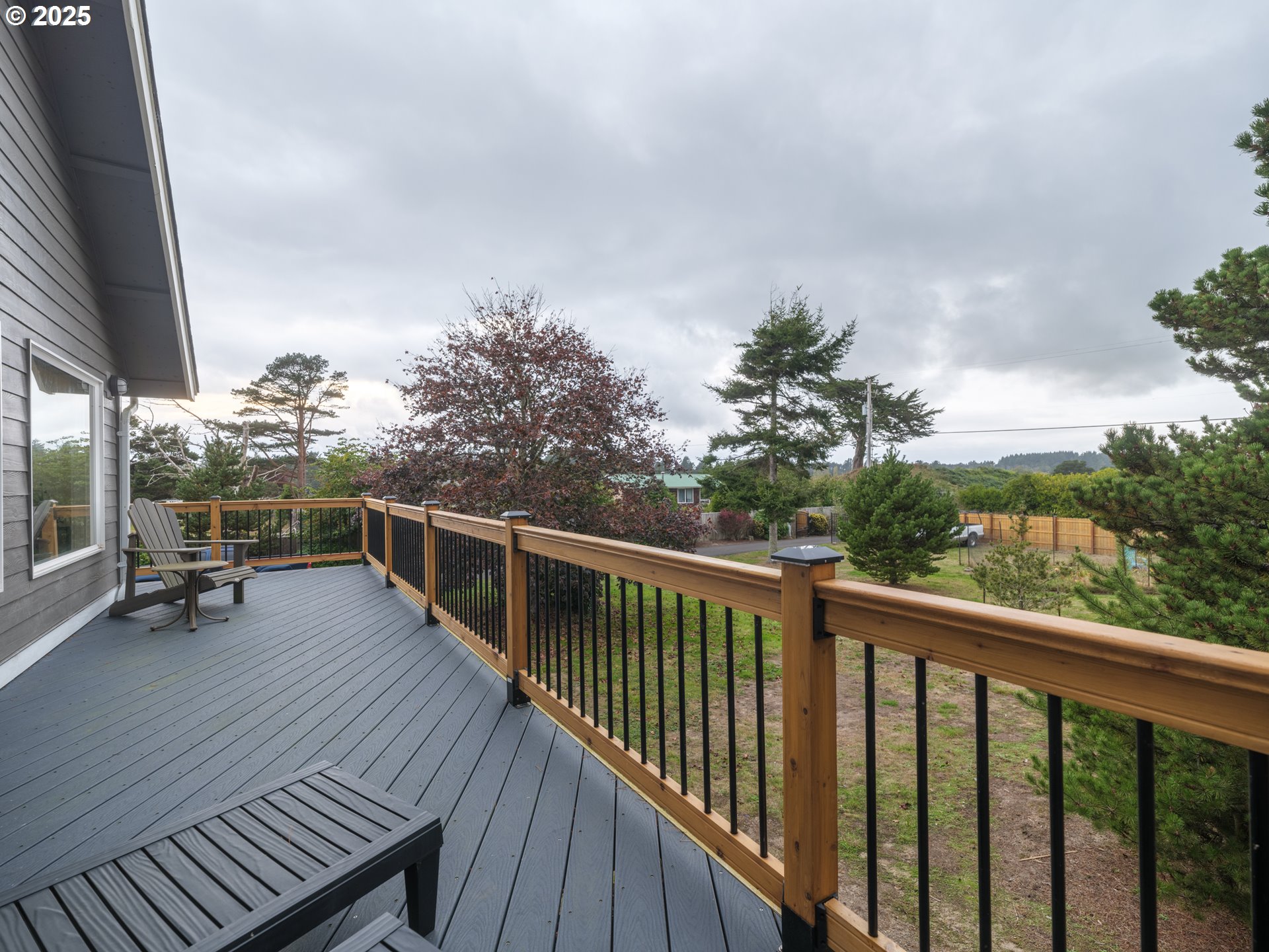 33340 Sunset Beach Road Warrenton, OR 97146 - Photo 45 of 48 a view of balcony with furniture