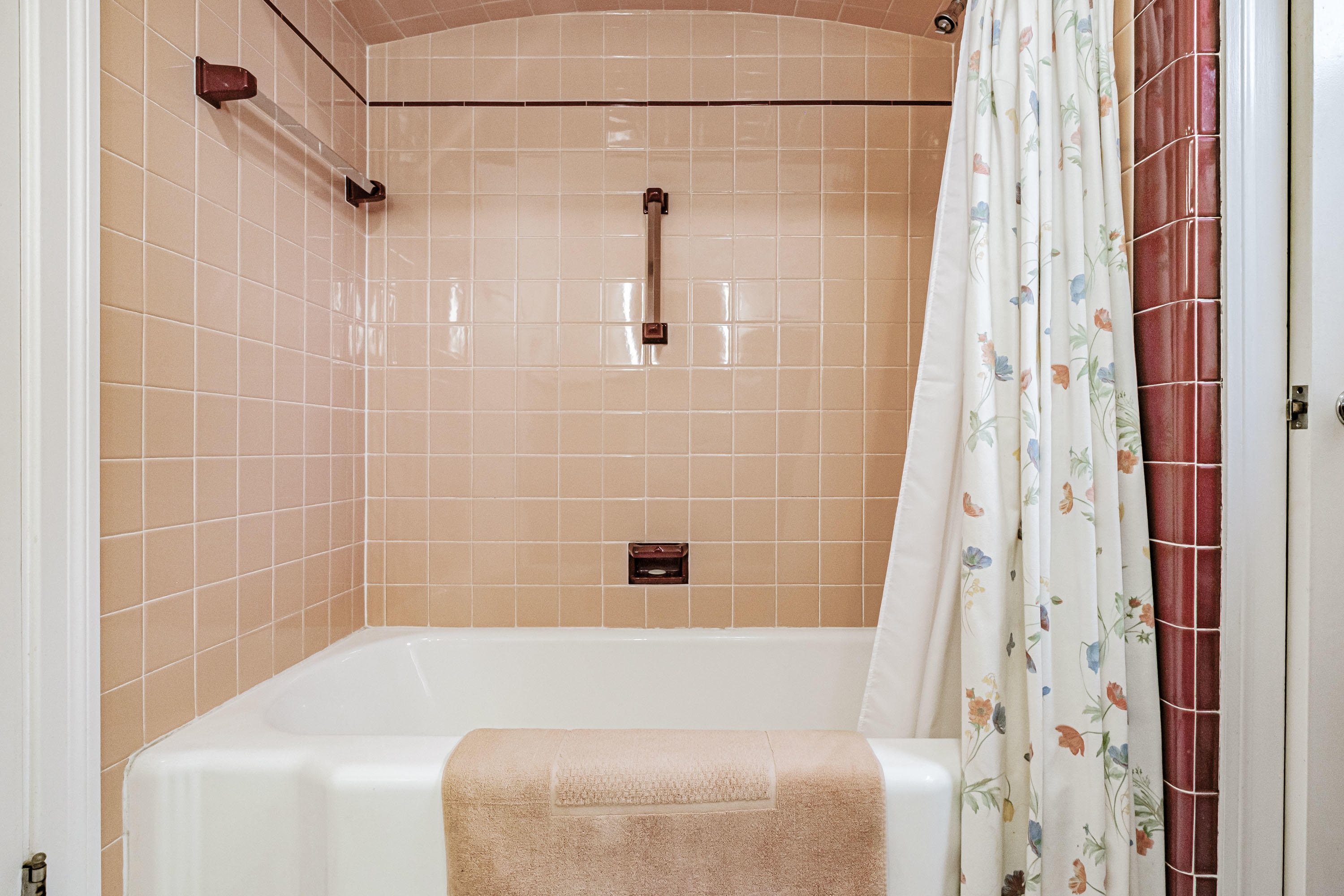 93 Johnson Road Gorham, ME 04038 - Photo 37 of 71 Tub/shower