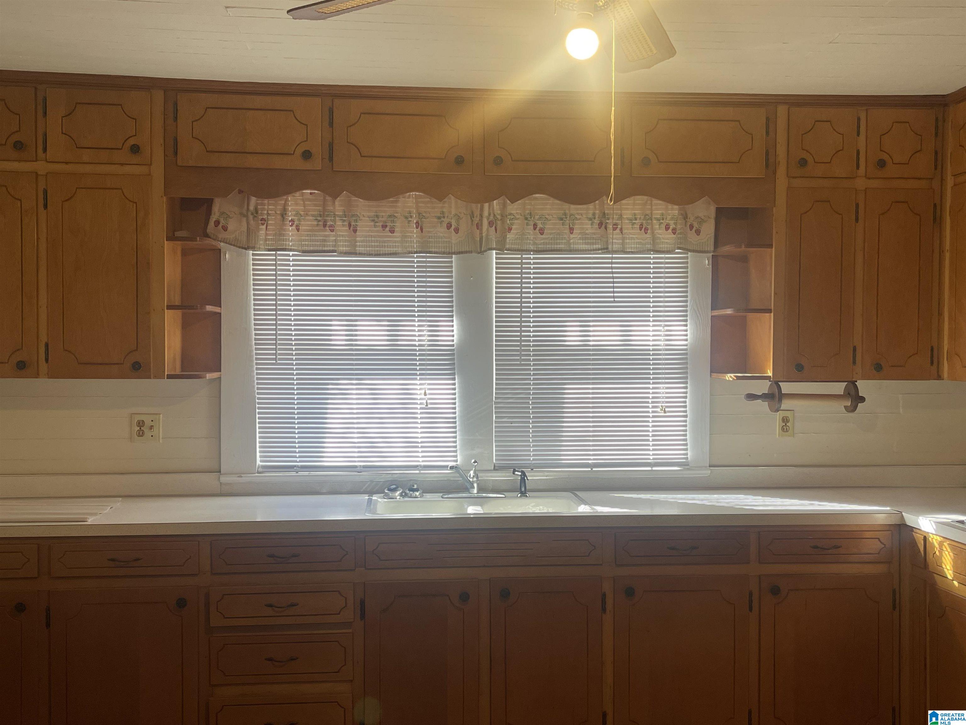 24 Brimer Road Anniston, AL 36207 - Photo 2 of 33