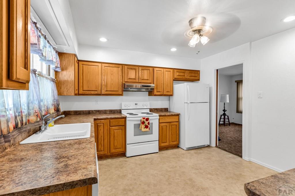1625 Lexington Road Pueblo, CO 81001 - Photo 10 of 33 Gallery Image 10