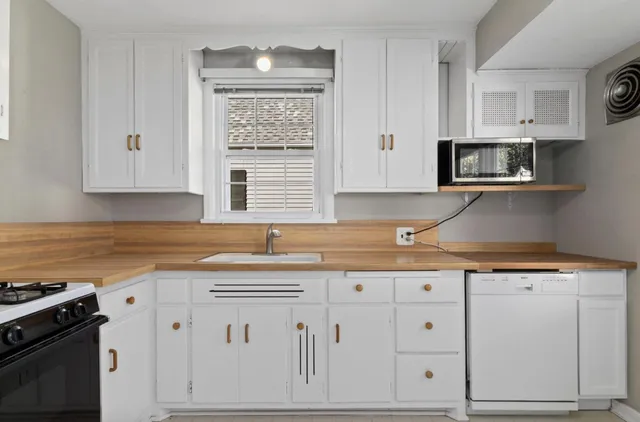 $489,900 | 4918 North Berkeley Boulevard, Whitefish Bay, WI 53217