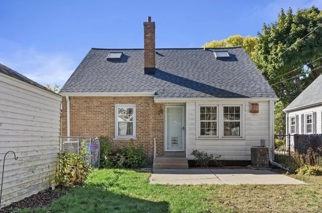 $489,900 | 4918 North Berkeley Boulevard, Whitefish Bay, WI 53217