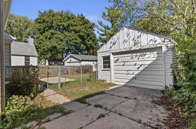 $489,900 | 4918 North Berkeley Boulevard, Whitefish Bay, WI 53217