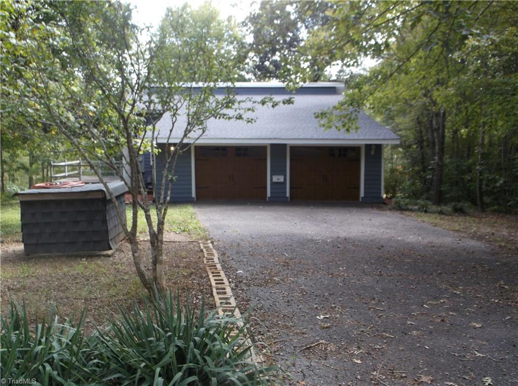 381 Mt Zion Road Pinnacle, NC 27043 - Photo 3 of 26