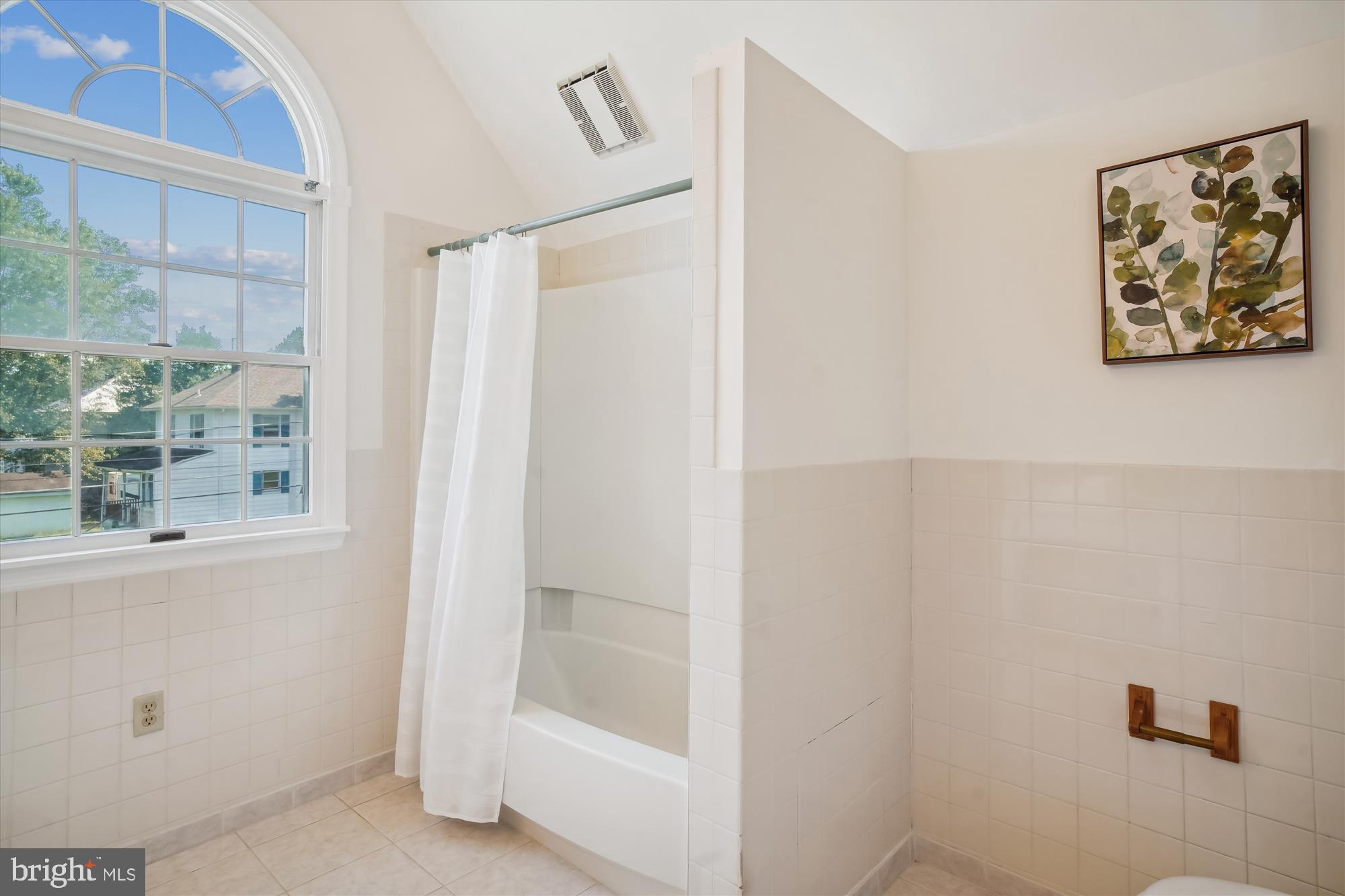 204 Maple Avenue Mount Airy, MD 21771 - Photo 34 of 44 Upper level hall bathroom