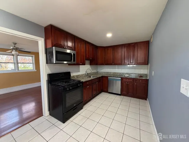 $3,700 | 36 Ash Street, Carteret, NJ 07008