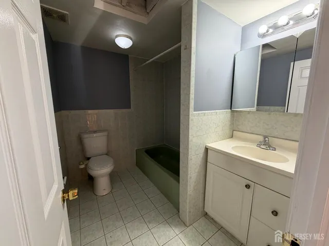 $3,700 | 36 Ash Street, Carteret, NJ 07008