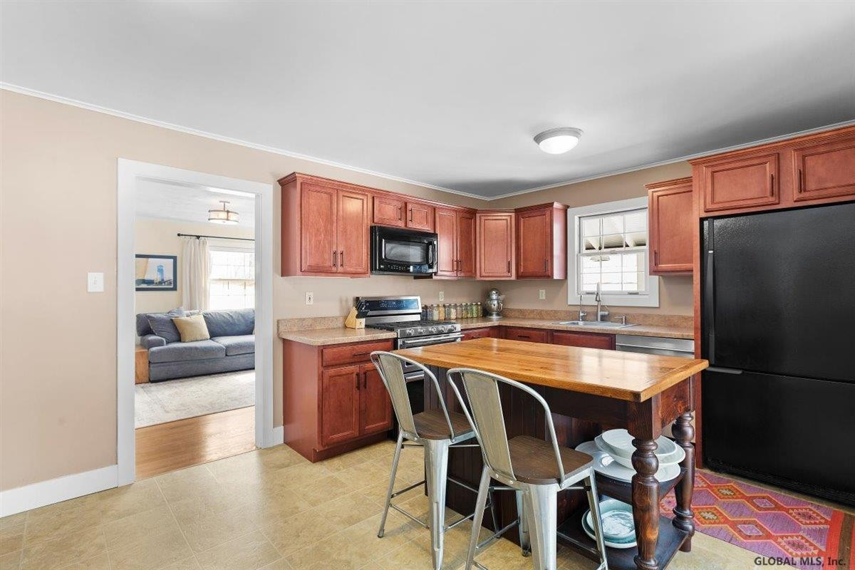 6 Gick Road Saratoga Springs, NY 12866 - Photo 5 of 39 Photo 5