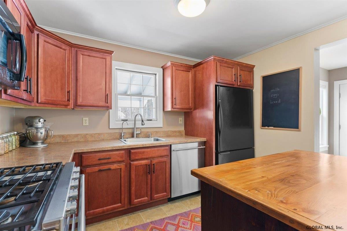6 Gick Road Saratoga Springs, NY 12866 - Photo 6 of 39 Photo 6