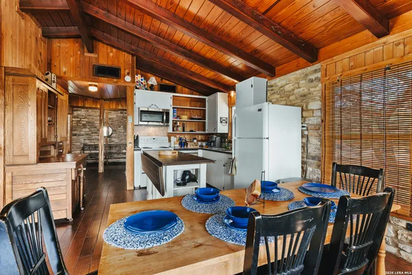 $3,200 | 520 Lake Forest, Canyon Lake, TX 78133