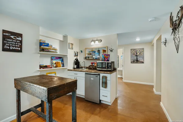 $3,200 | 520 Lake Forest, Canyon Lake, TX 78133