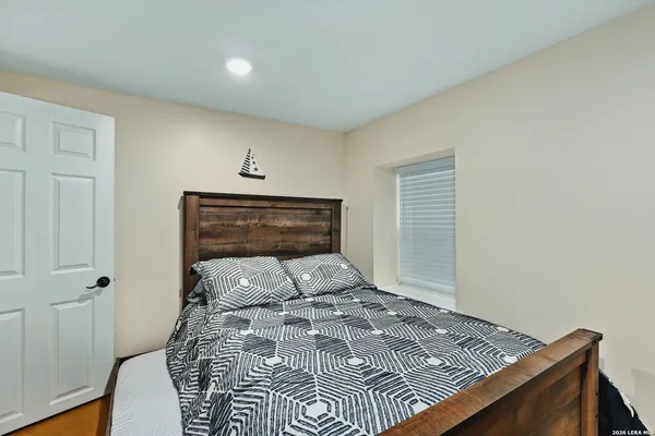 $3,200 | 520 Lake Forest, Canyon Lake, TX 78133