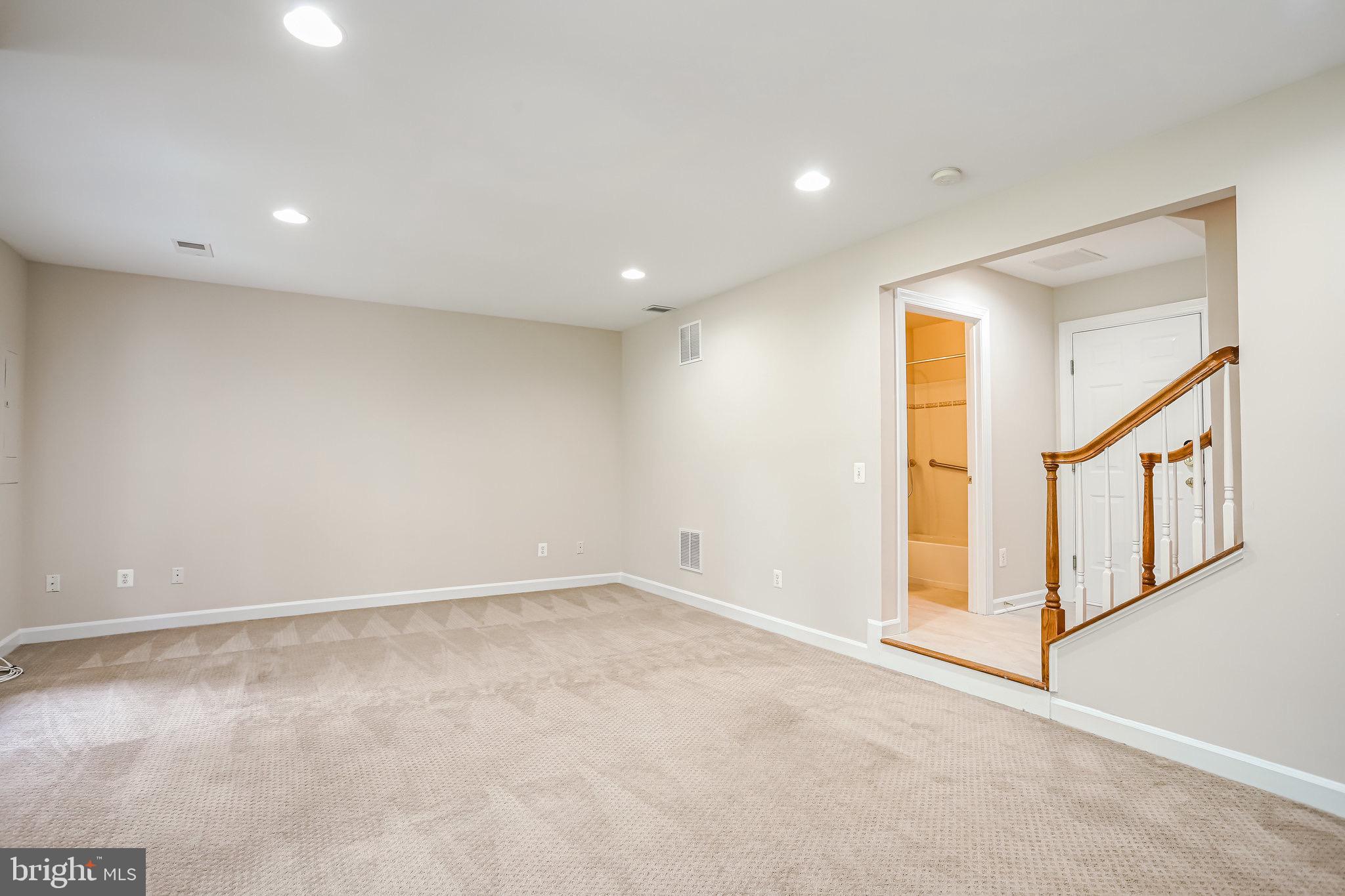 18546 Perdido Bay Terrace Leesburg, VA 20176 - Photo 33 of 57