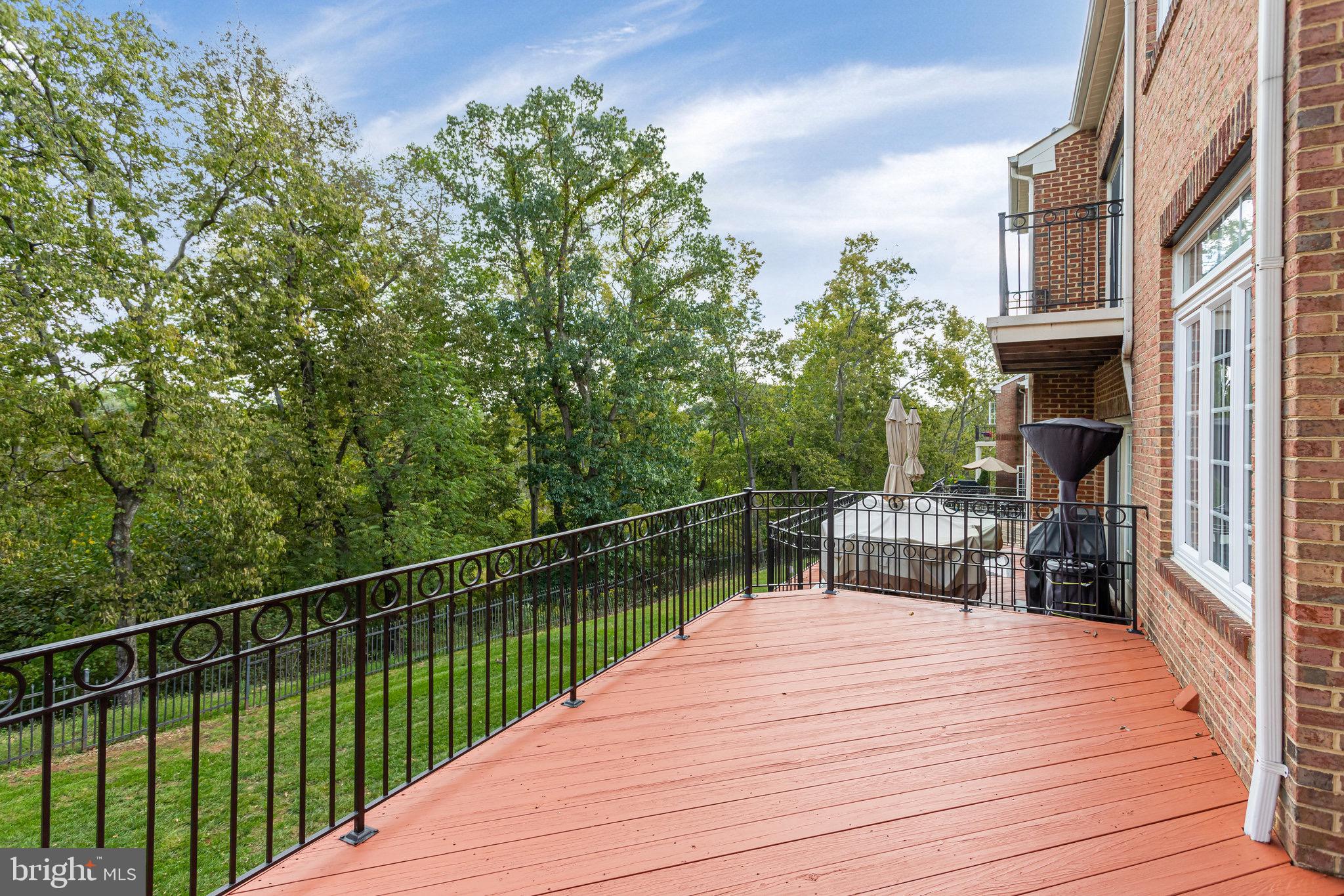 18546 Perdido Bay Terrace Leesburg, VA 20176 - Photo 38 of 57 a view of balcony and deck