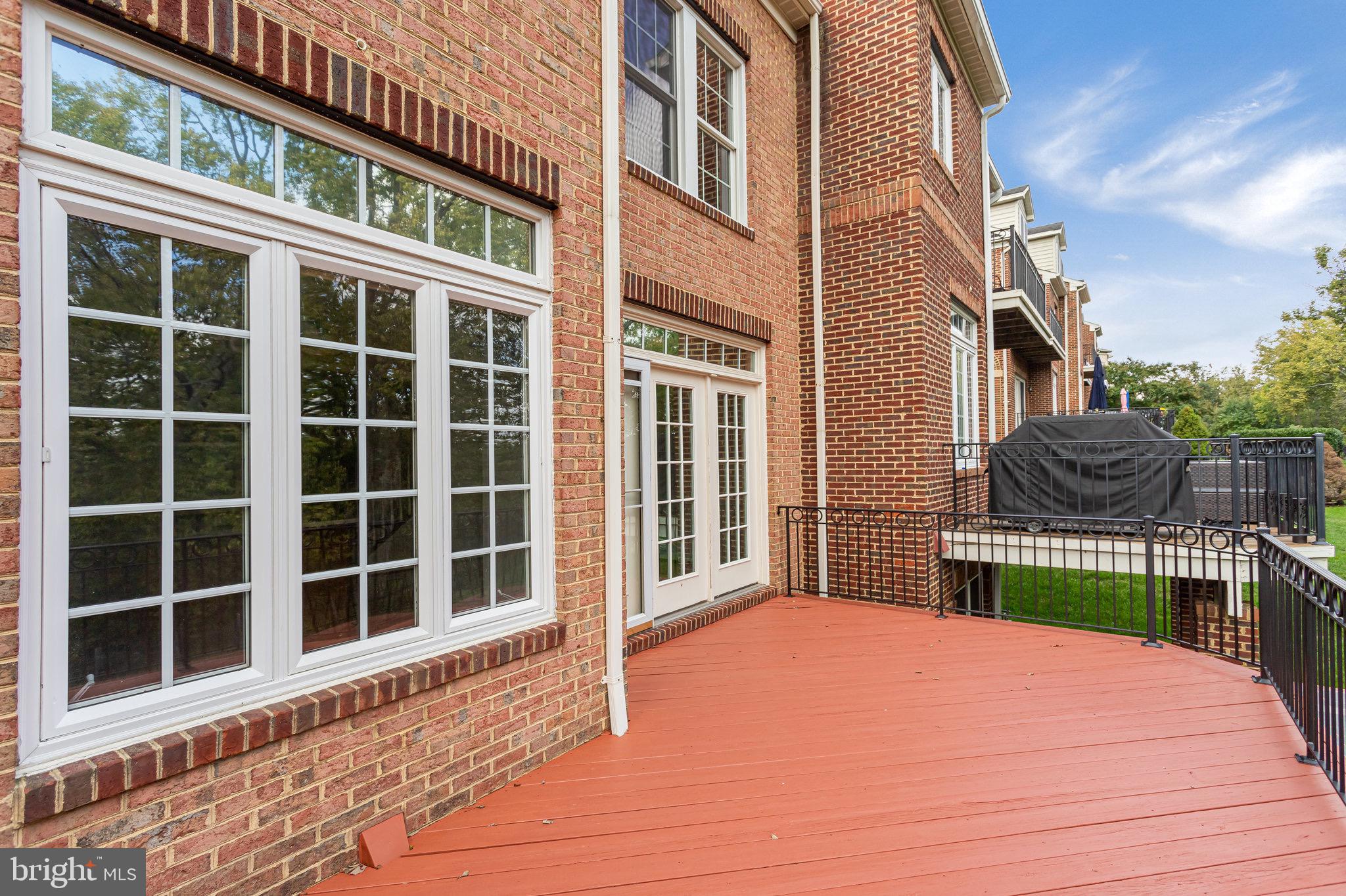 18546 Perdido Bay Terrace Leesburg, VA 20176 - Photo 39 of 57 a house view with a garden space