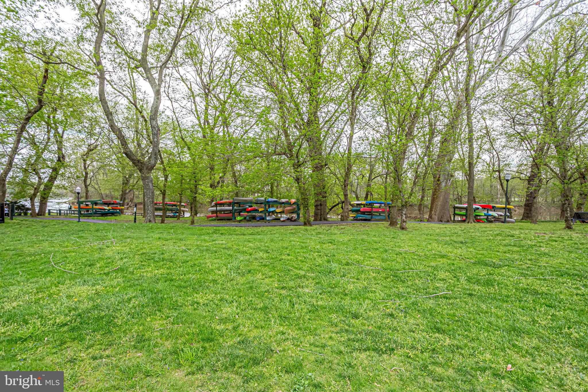 18546 Perdido Bay Terrace Leesburg, VA 20176 - Photo 55 of 57 a garden view
