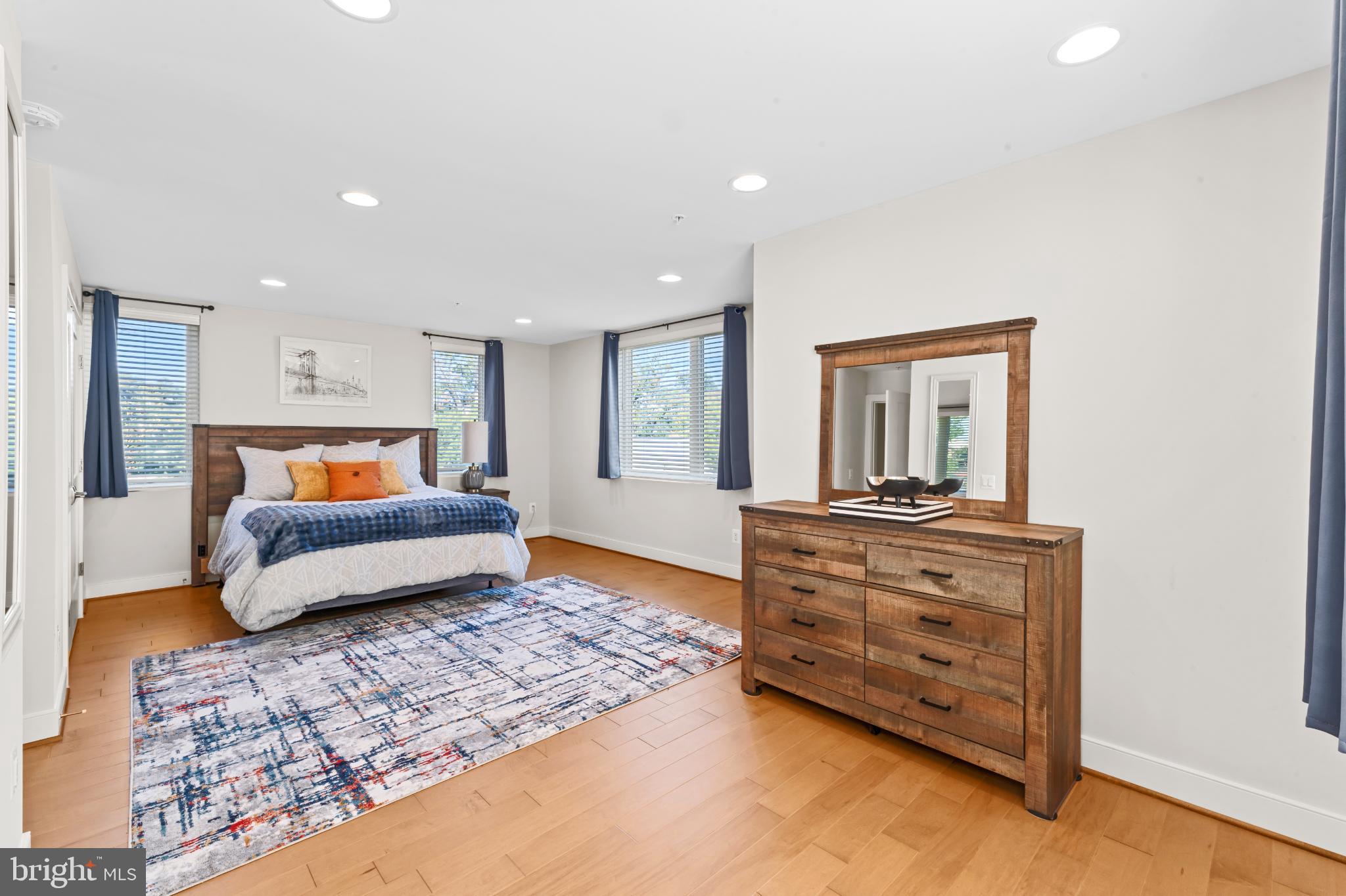 2823 24th Road South Arlington, VA 22206 - Photo 28 of 51 Spacious bedroom with natural light.
