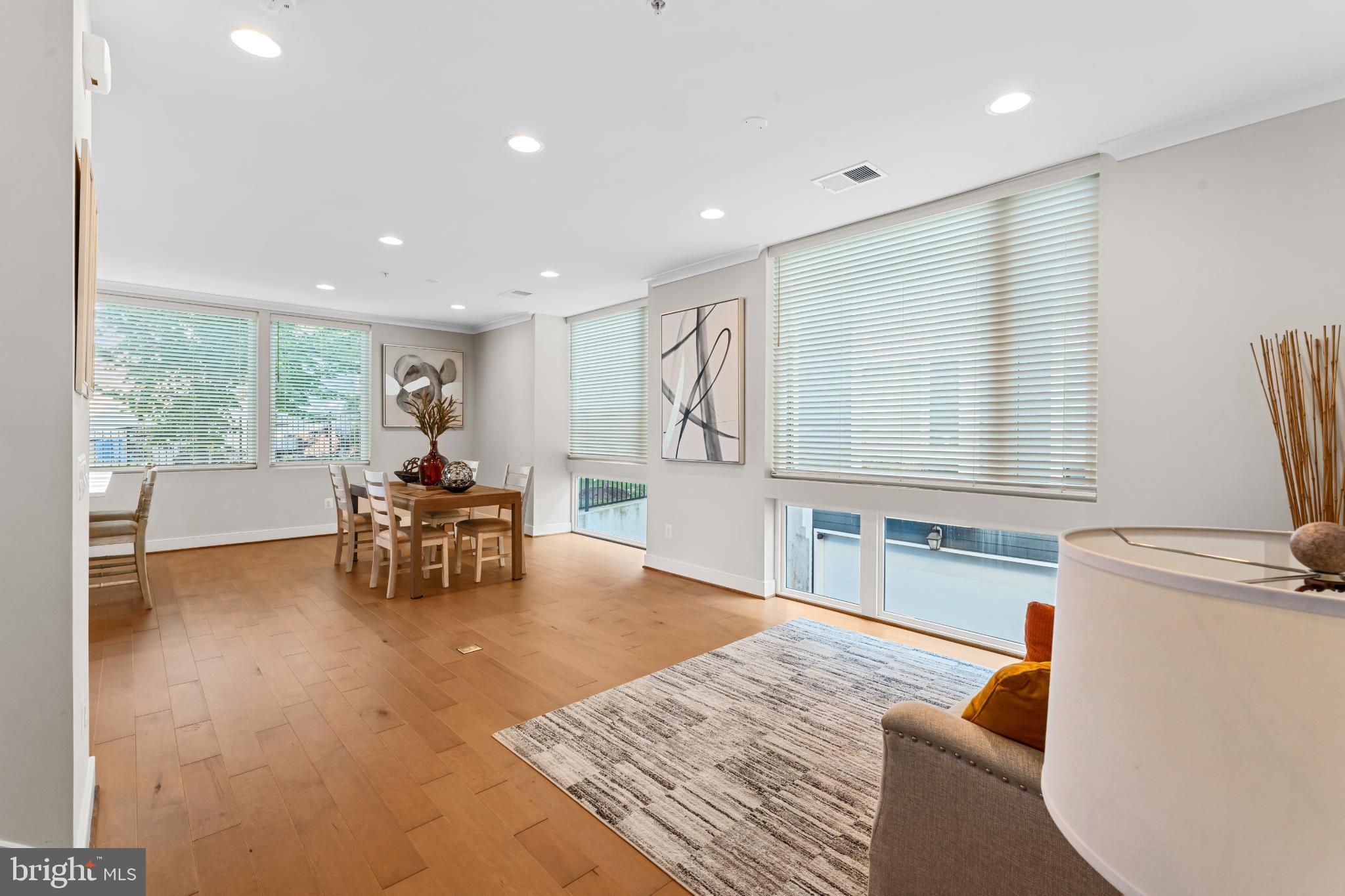 2823 24th Road South Arlington, VA 22206 - Photo 5 of 51 Bright and airy modern living space.